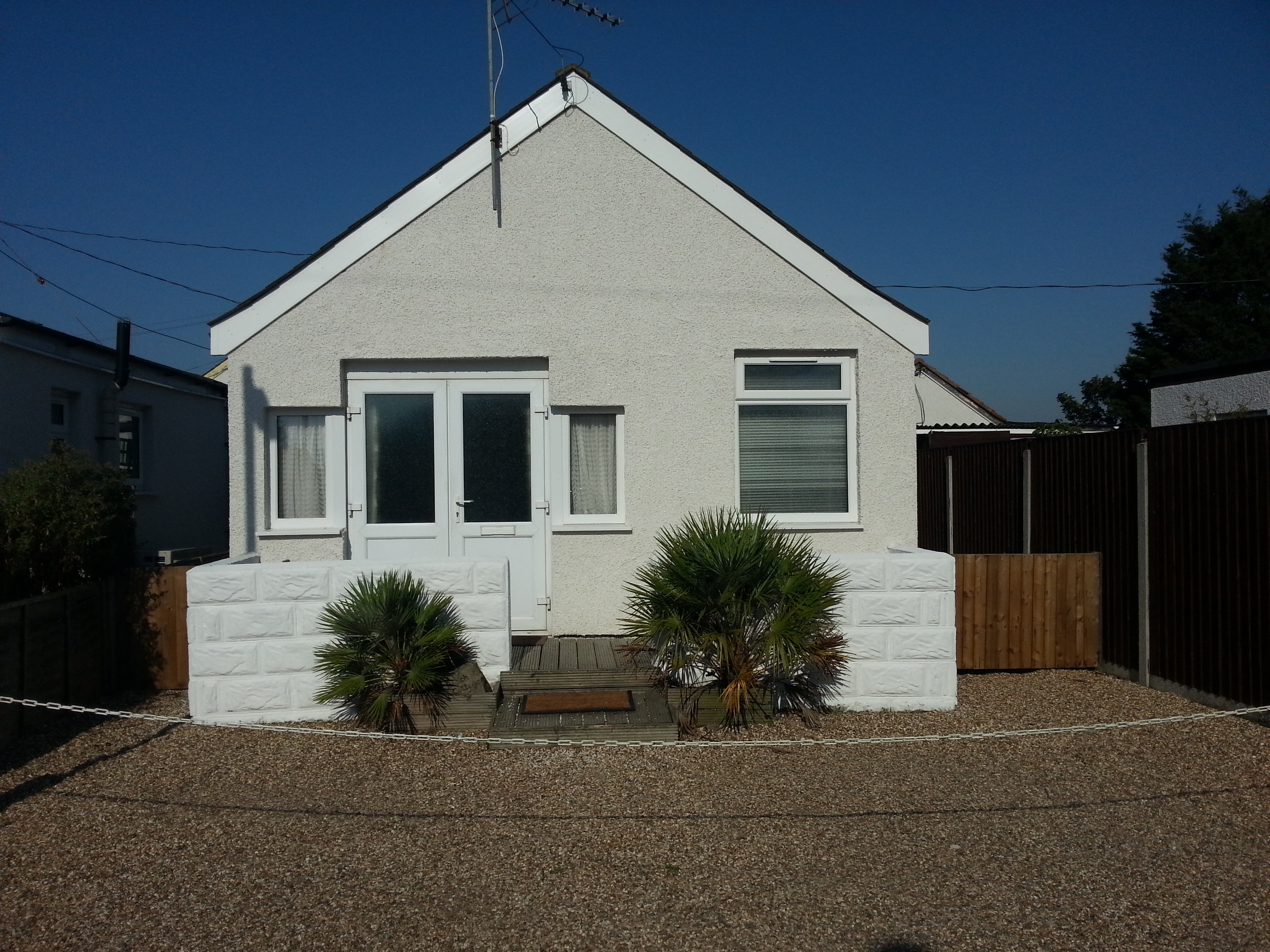 BeachCottage/20140724_FrontDoorsClosed.jpg