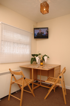SeasideCottage/SC_DiningFor2.jpg