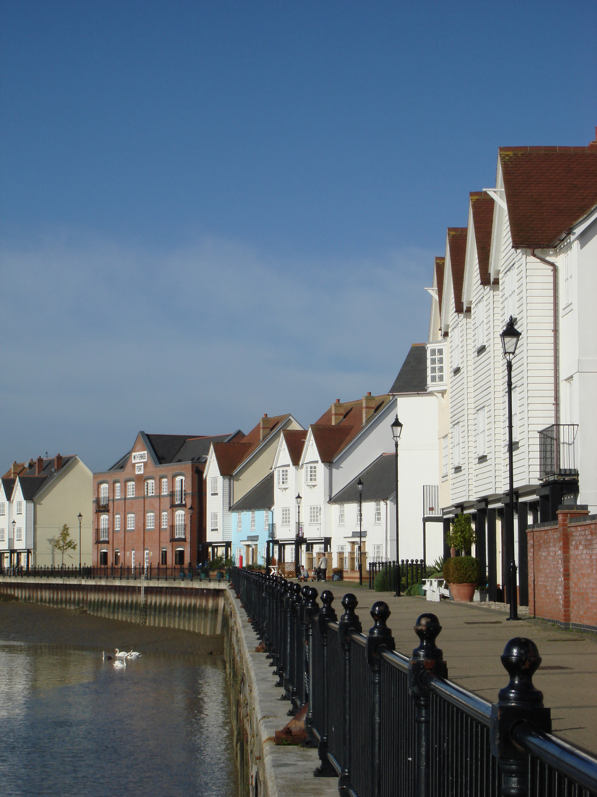 VisitEssexWivenhoe/VE-WivenhoeHomes.jpg